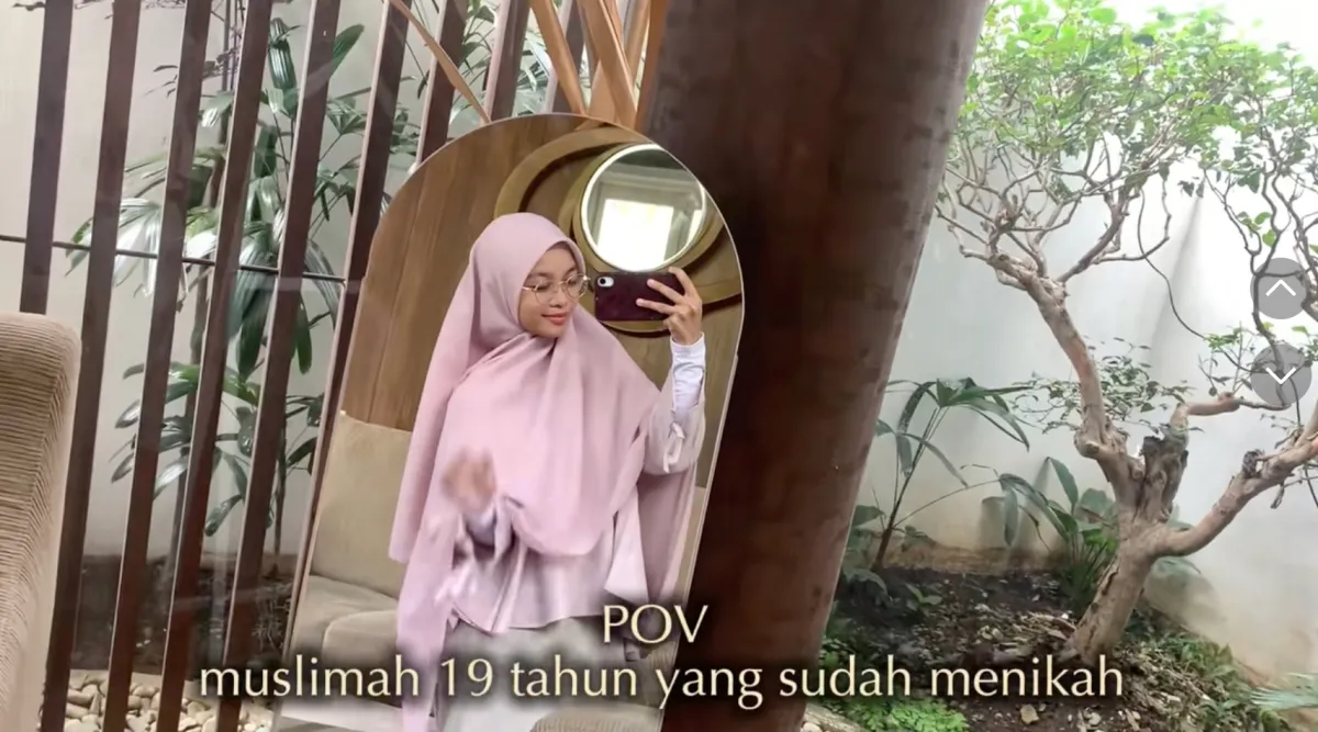 Pilihan perempuan nikah di usia 19 tahun ini tuai perdebatan, cukup akil baligh atau harus mapan dulu?