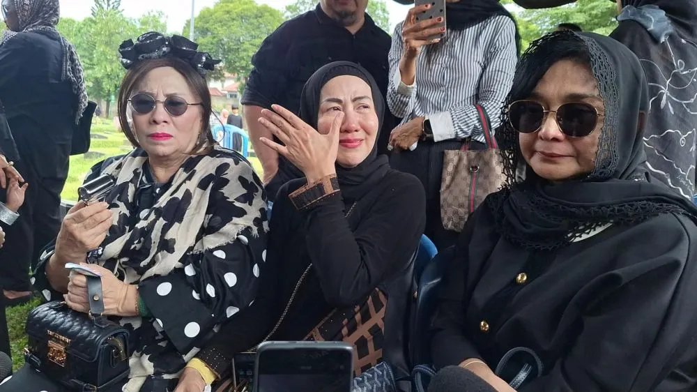 ayah Venna Melinda meninggal berbagai sumber