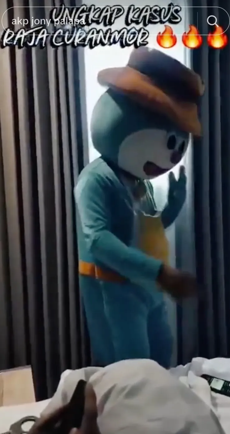 polisi nyamar doraemon spiderman TikTok @pemburubanditt