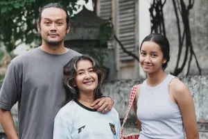 Cerita Dwi Sasono bangga insting “nukang” Widuri sejak dini, lihai pegang sendok semen