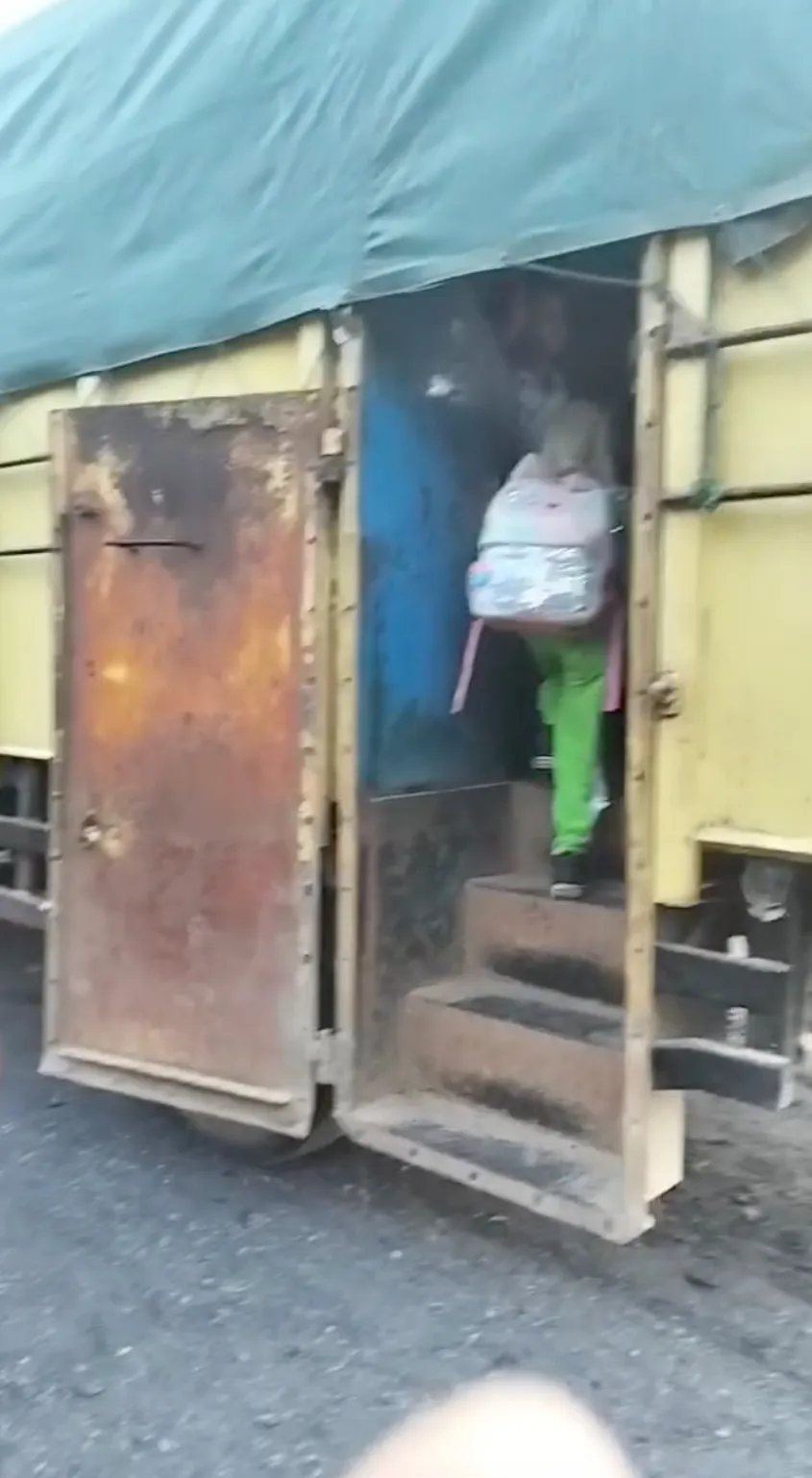 Modifikasi truk kreatif jadi bus sekolah Instagram ranisengeti