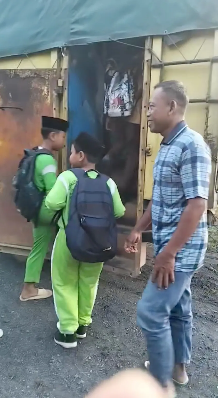 Modifikasi truk kreatif jadi bus sekolah Instagram ranisengeti
