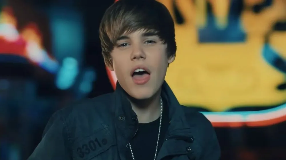 Profil Suraj Chavan Instagram/@official_suraj_chavan1151; YouTube/Justin Bieber Profil Suraj Chavan Instagram/@official_suraj_chavan1151; YouTube/Justin Bieber