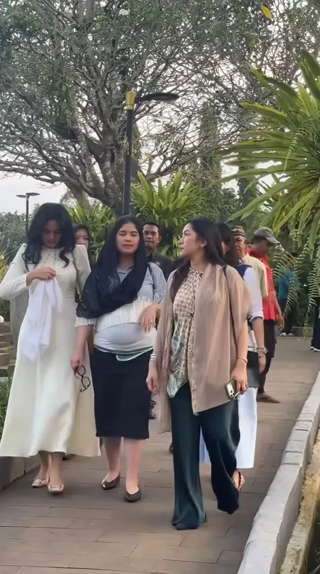 SBY ziarah makam Ani Yudhoyono foto: Instagram/@agusyudhoyono