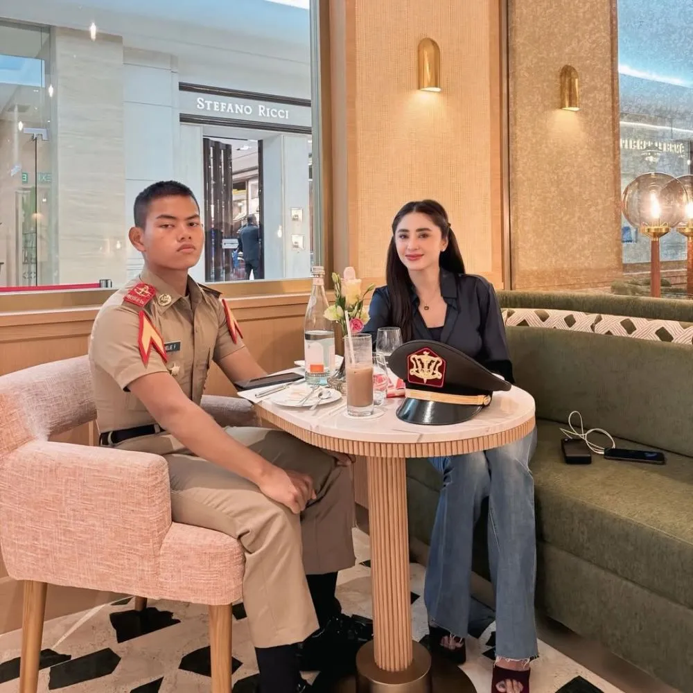 Anak Dewi Perssik masuk TNI Instagram/@dewiperssik9; Instagram/@felicegabriel9_real