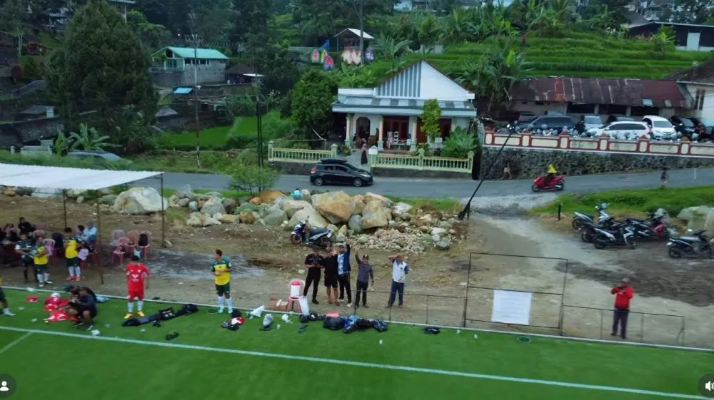 Gelora Desa Karang Karanganyar berbagai sumber