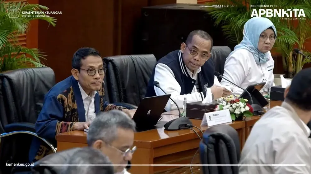 Dwi Sasetyaningtyas diblacklist YouTube/Kementerian Keuangan RI; Instagram/@sasetyaningtyas