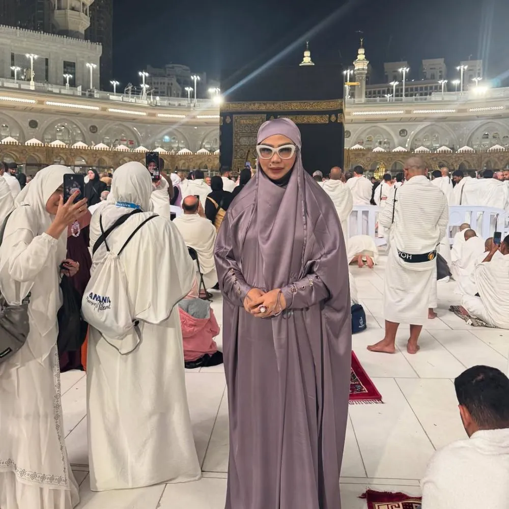 Gaya busana Syarifah Suraidah Instagram @syarifahsuraidah