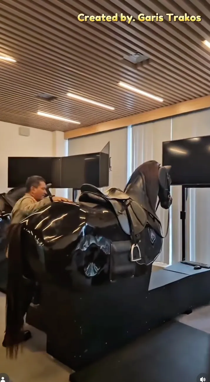 simulator berkuda polri Instagram/@garistrakos.official