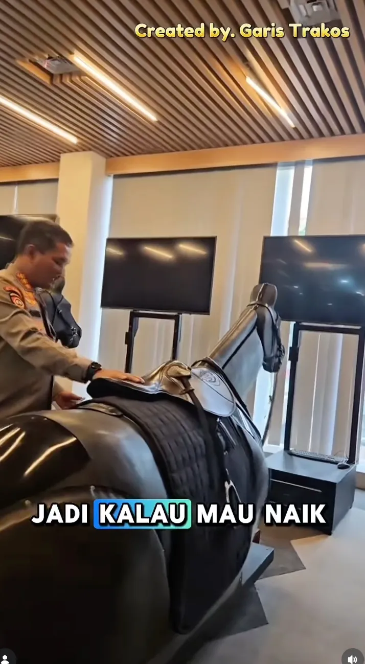 simulator berkuda polri Instagram/@garistrakos.official