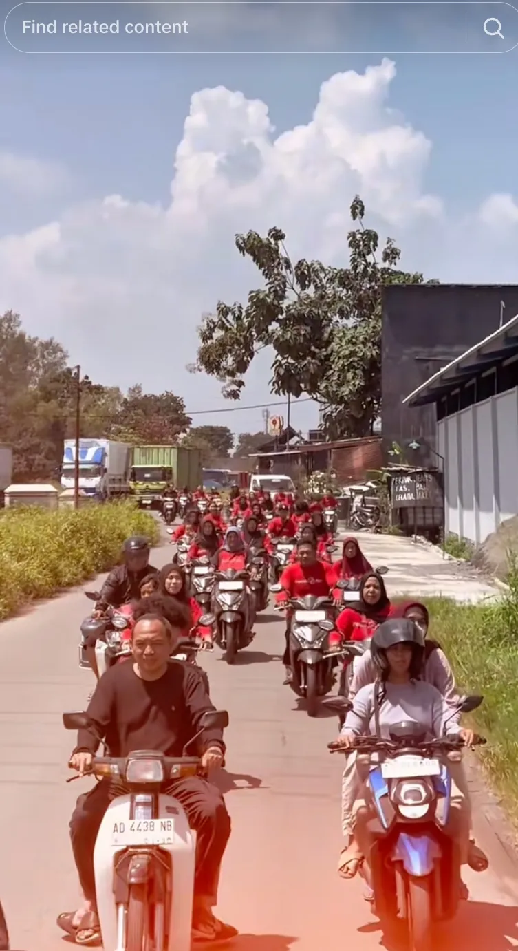 Hadiah Motor THR TikTok @pawonayukartasura