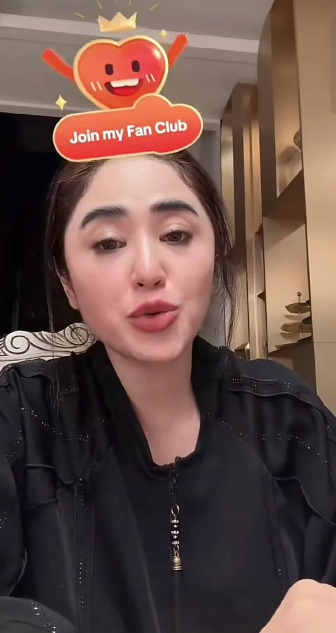 THR Dewi Perssik 15 ribu TikTok @dewiperssik_real THR Dewi Perssik 15 ribu TikTok @dewiperssik_real