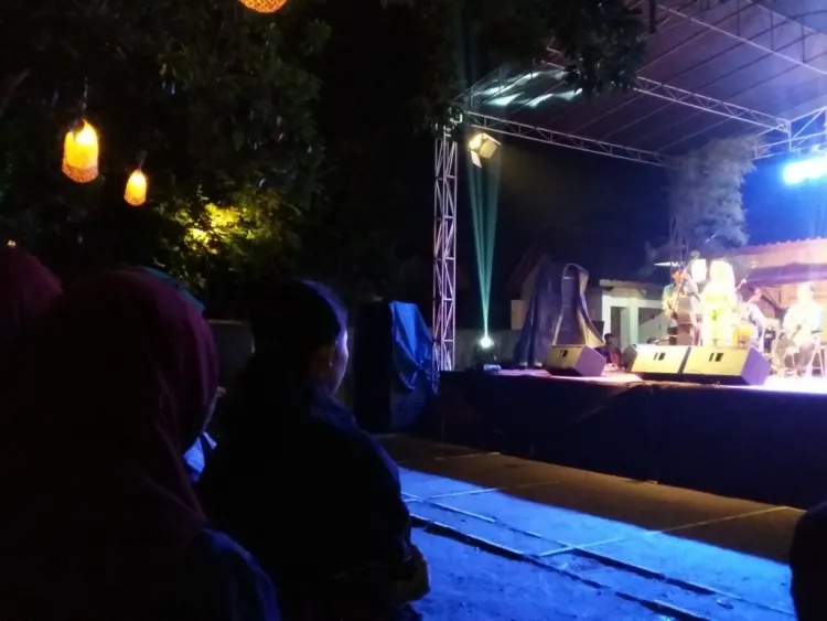 Syahdunya Pasar Keroncong Kotagede di tengah gerimis romantisnya Jogja