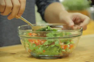 Bikin sendiri Classic Pico de Gallo with Tortilla Chips kamu, yuk!