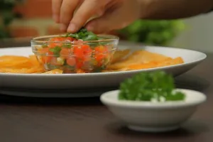 Bikin sendiri Classic Pico de Gallo with Tortilla Chips kamu, yuk!