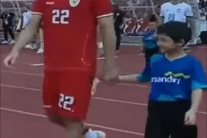 11 Momen Ashanty tonton laga Indonesia vs Irak, bangga Arsya dipilih jadi pendamping Garuda