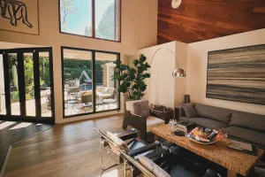 Dulu hidup susah kini jadi juragan skincare, 9 potret rumah Juragan99 di Los Angeles ini bak istana