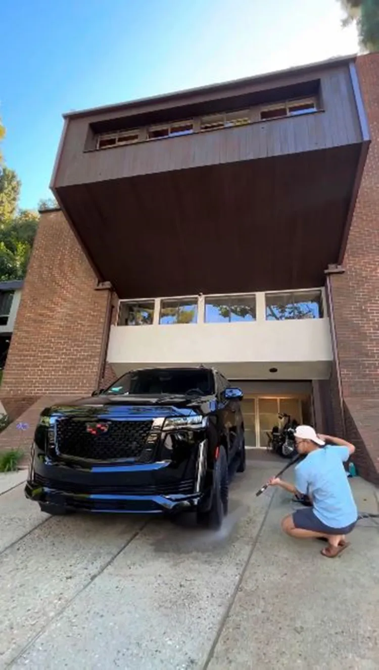 Dulu hidup susah kini jadi juragan skincare, 9 potret rumah Juragan99 di Los Angeles ini bak istana