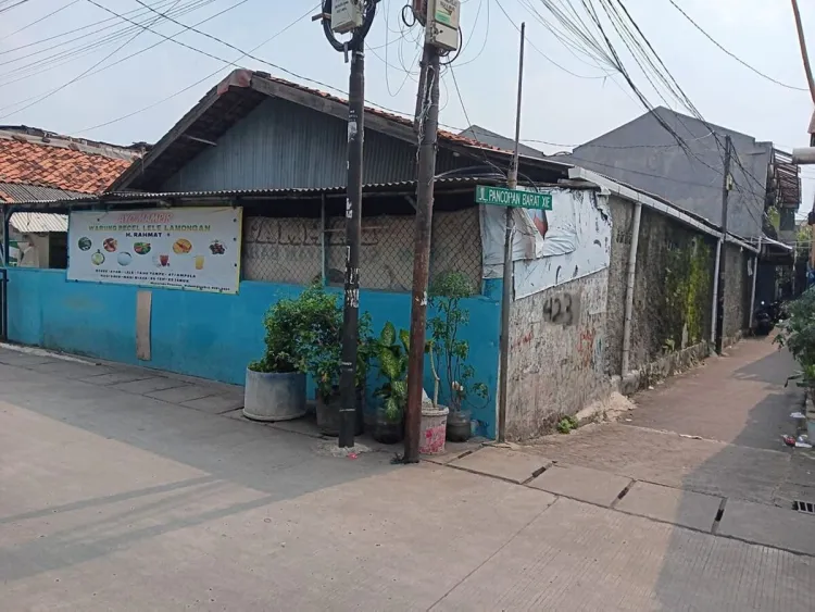 Letaknya di kampung padat penduduk di Jaksel, ini 7 potret kontrakan 14 pintu Adul yang kini dijual