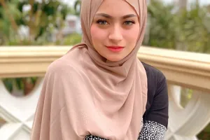 Kini mata pencariannya jadi DJ, ini 11 transformasi Nathalie Holscher dari berhijab hingga jadi DJ