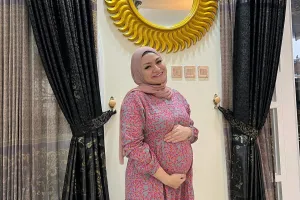 Kini mata pencariannya jadi DJ, ini 11 transformasi Nathalie Holscher dari berhijab hingga jadi DJ