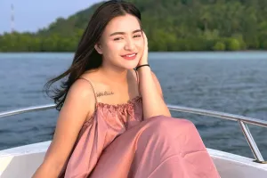 Kini mata pencariannya jadi DJ, ini 11 transformasi Nathalie Holscher dari berhijab hingga jadi DJ