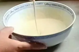 Bukan terigu, ini trik bikin tempe mendoan lebih renyah dan tidak berminyak cuma pakai 1 jenis tepung