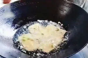 Bukan terigu, ini trik bikin tempe mendoan lebih renyah dan tidak berminyak cuma pakai 1 jenis tepung