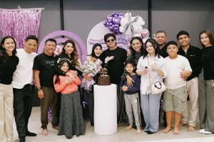 Potret 8 kue ulang tahun Aurel Hermansyah ke-26, unik ada cake mini bisa sekali suap
