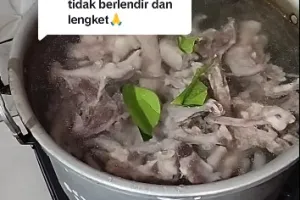 Tanpa diberi cuka, ini trik mengolah ceker agar tak lengket dan berlendir cukup pakai 1 jenis daun