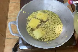 Trik bikin tempe mendoan lebih garing dan tidak menyerap banyak minyak cuma tambah 1 bahan makanan