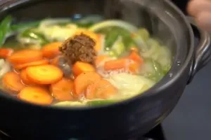 Jangan dibuang, ini trik ubah kulit udang jadi pasta kaldu awet hingga 3 minggu pakai 2 bahan tambahan