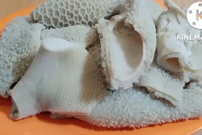 Bukan pakai kapur sirih, ini trik merebus babat agar tak prengus dan teksturnya selembut kulit ayam