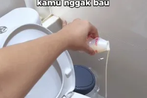 Tak perlu meletakkan pewangi khusus, ini cara agar kloset tidak bau cukup tuangkan 1 jenis minuman