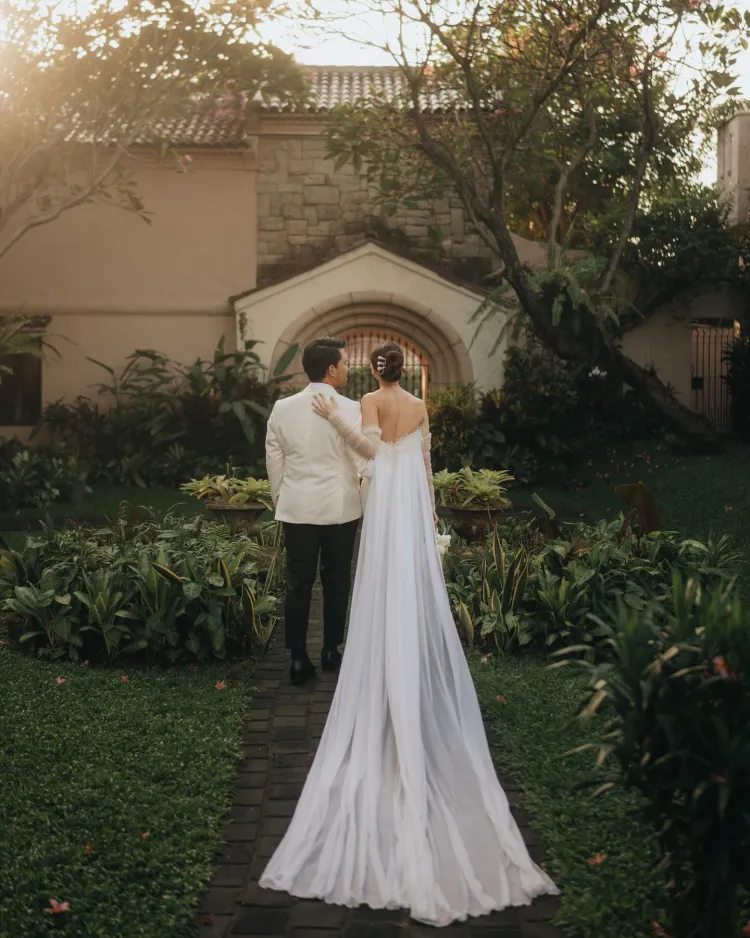 9 Pemotretan Aaliyah Massaid-Thariq Halilintar bertema retro glam, vibesnya bak pengantin Hollywood