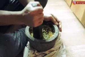 Cara Aprilio Manganang masak ceker cabai hijau ini super gampang, antiamis dan bumbu meresap