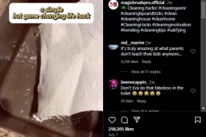 Tanpa vacuum cleaner atau pengki, trik angkat debu cuma pakai 1 alat dapur ini bikin lantai kinclong