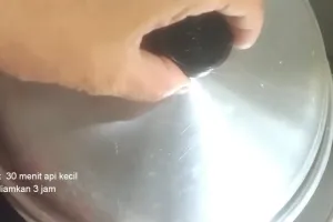 Hemat gas cuma 30 menit, ini trik bikin telur asin agar semakin gurih dan tak pucat