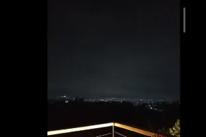 Foto terlalu terang, 9 potret kocak minta dieditin warga X ini hasilnya bikin nyeleneh abis