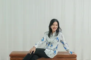 5 Pemotretan terbaru Kahiyang Ayu usai bobot turun 30kg, ibu 3 anak penampilannya kayak anak kuliahan