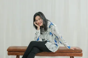 5 Pemotretan terbaru Kahiyang Ayu usai bobot turun 30kg, ibu 3 anak penampilannya kayak anak kuliahan