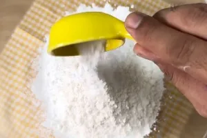 Trik bikin pisang goreng madu, teksturnya renyah tahan lama ditambah 3 bahan dapur