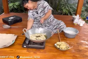 Trik goreng peyek supaya awet renyah dan tak bau, tetap gurih maksimal meski tanpa santan