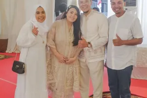 9 Momen akikah anak pertama Via Vallen dan Chevra Yolandi, paras sang putra tak lagi disembunyikan