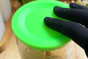 Jangan cuma diletakkan toples, ini trik simpan biskuit supaya tak mudah lembek dan tetap renyah