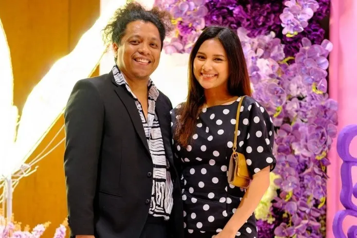 Santai jalan di pasar meski tanah becek, 7 bahan makanan ini dibeli Indah Permatasari