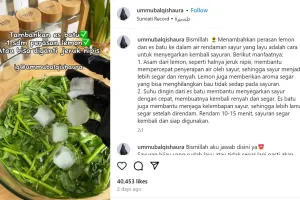 Jangan cuma direndam air es, ini trik mengembalikan kesegaran sayur kangkung layu pakai 1 bahan dapur
