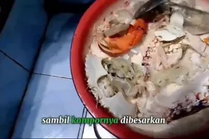 Trik mengolah daging kepiting agar matang sempurna dan nggak bau amis, makin gurih pakai 1 bahan ini