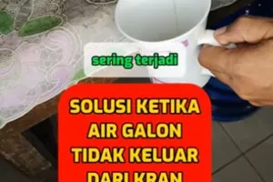 Jangan buru-buru dikuras, begini cara mengatasi air keran galon mampet cuma pakai 1 alat dapur