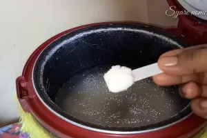 Tidak perlu kapur sirih, ini 7 cara membuat lontong kacau Padang yang praktis dan hemat gas